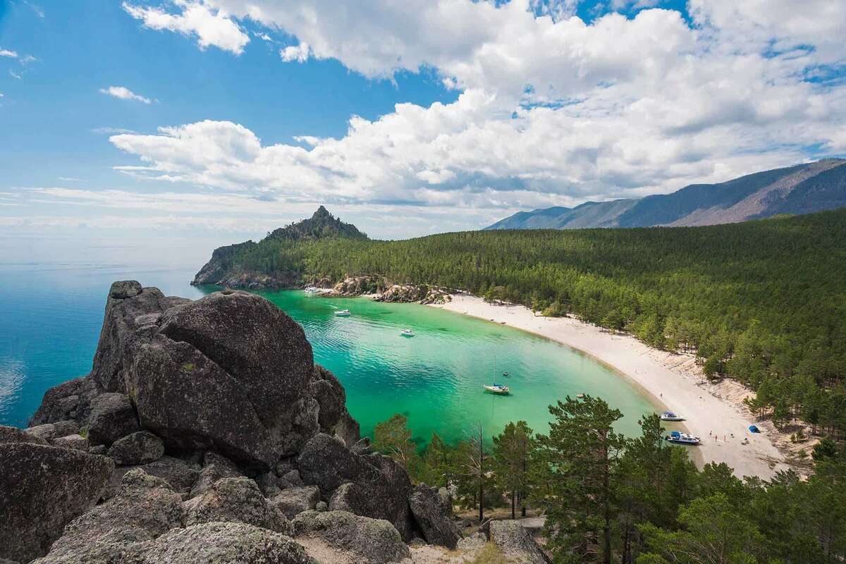 Ольхон. Берег и прозрачная вода